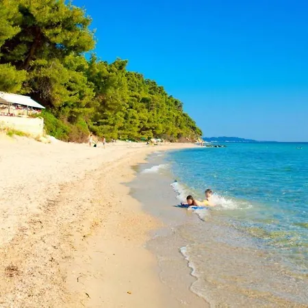 Дом отдыха Cozy In The Woods Next To The Sea , 7 Sleeps *