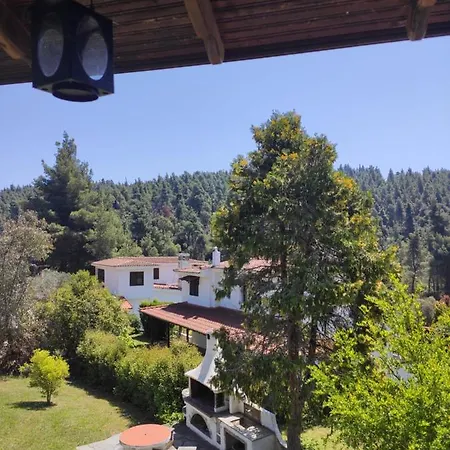 Cozy In The Woods Next To The Sea , 7 Sleeps Дом отдыха Elani