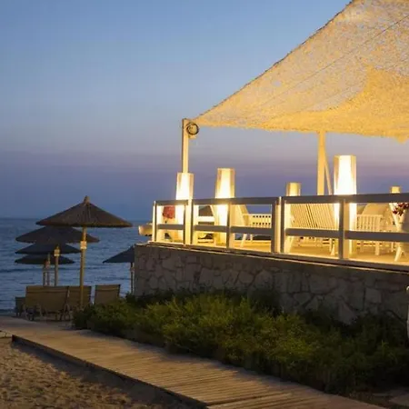 Cozy In The Woods Next To The Sea , 7 Sleeps Holiday home Elani