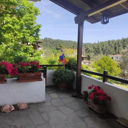 Cozy In The Woods Next To The Sea , 7 Sleeps Holiday home *