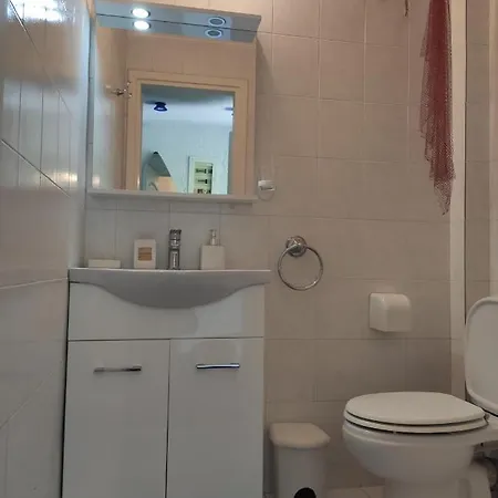 Cozy In The Woods Next To The Sea , 7 Sleeps Holiday home *