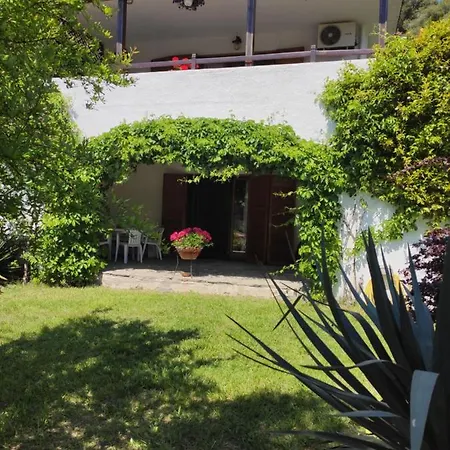 Cozy In The Woods Next To The Sea , 7 Sleeps Elani